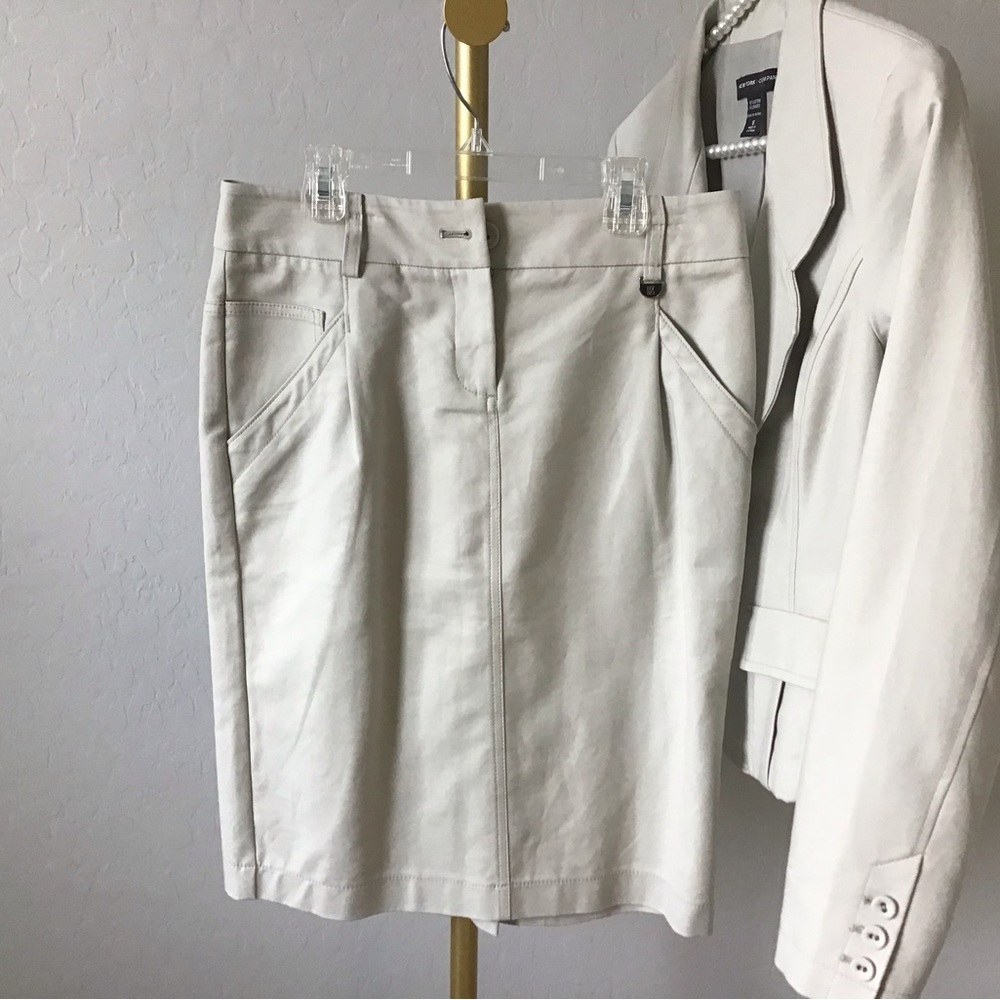 New York & Co Cream Knee-Length Pencil Skirt